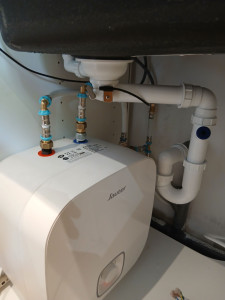 Photo de galerie - Ballon d'eau chaude 10L dessous de Lévis