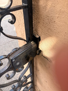 Photo de galerie - Changement de gâche électrique défectueuse