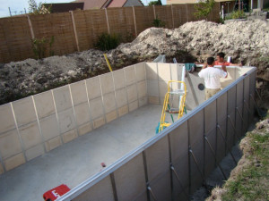 Photo de galerie - Montage piscine , peinture petite maçonnerie petite électricité et petite plomberie