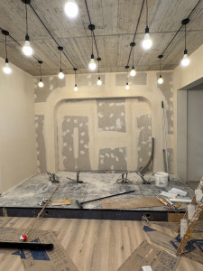 Photo de galerie -     Réalisation d’une structure cintrée en plaques de plâtre.