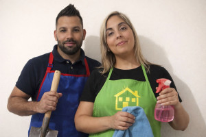 Photo de galerie - Diego au jardinage et Françoise au ménage
