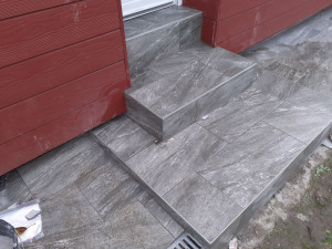Photo de galerie - Marche exterieur en  carrelage 