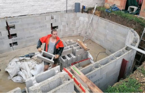 Photo de galerie - Montage d'une piscine ovale