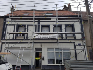 Photo de galerie - Réfection de toiture sur bâtiment de 4 logements avec isolation sur la partie rampant remplacement des gouttières pour du zinc 