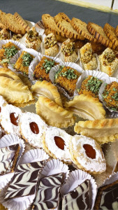 Photo de galerie - Selon le service demandé, vous recevrez des invités je pourrais vous organiser les repas, les gâteaux pour tous vos événement. vous auriez le plaisir de recevoir et partager des bons moments avec des repas originaux. 