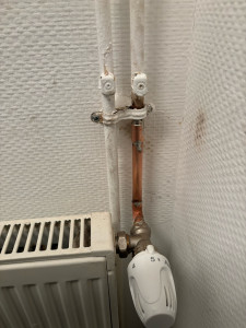 Photo de galerie - Remplacement d’un robinet de radiateur et du tube fuyant