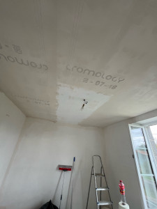 Photo de galerie - Pose de trame anti-fissure suivie d’un ratissage complet du plafond 