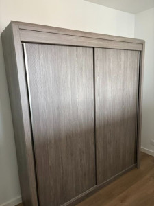 Photo de galerie - Dressing avec porte coulissante