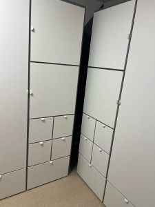 Photo de galerie - Montage d’une armoire IKEA 
