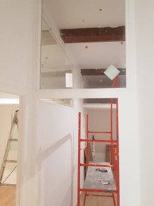 Photo de galerie - Mise en peinture de pièces et encadrement de fenêtres