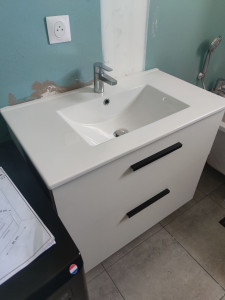 Photo de galerie - Pose d'un vasque lavabo + meuble bas