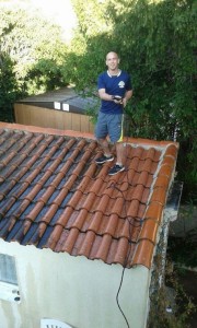 Photo de galerie - Nettoyage d'un toit au carcher. 