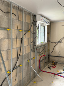 Photo de galerie - Je travaille à la forfet. Je fais de la plomberie, de l'électricité, du placo bond, peinture et du carrelage. J'ai tout le matériel et une voiture pour ce travail. Si vous avez du travail, n'hésitez pas à me le faire savoir. Merci. Bonsoir.