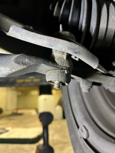 Photo de galerie - Clio 2 1.4: -Changement silentbloc de barre stab -Airbag -Pédale d'accélérateur -Cable de frein à main -Disque plaquette -Daignostique+effacement des défauts