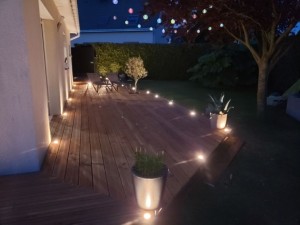 Photo de galerie - Terrasse de 60m2 avec des spots à LED intégré.