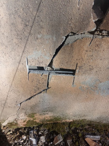 Photo de galerie - Mise en place ferraille d'accroche pour reprise de fissure