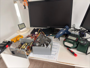 Photo de galerie - Nettoyage d'une alimentation FSP ATX pour PC fixe + Remplacement d'un condensateur HS et fixation du ventilateur
