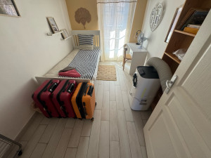 Photo de galerie - Manutention de 3 valises + climatiseur au 5ème et dernier étage sans ascenseur, Grasse centre.