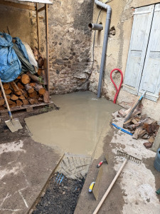Photo de galerie - Coulage d’une dalle armée. 