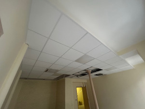 Photo de galerie - Réalisation plafond en plaques de plâtre (placo). Travail propre avec finition soignée. Enduit, ponçage et préparation pour peinture ✔️ Résultat propre et solide ?