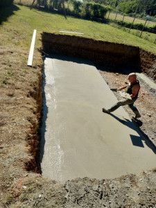 Photo de galerie - Maçonnerie pour piscine semi enterrée 6 par 5