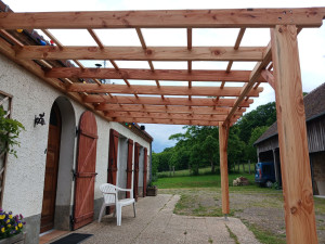 Photo de galerie - Réalisation d'une pergola.