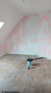 Photo de galerie - Protection des zone , grattage préparation des mur abîmé application d enduit ponçage pour surface lisse 
