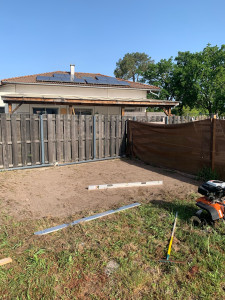 Photo de galerie - Préparation décaissement nivellement pour dalle en dalle béton 40x40 abris de jardin 9m2 