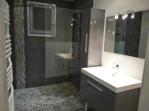 Photo de galerie - Rénovation salle de bain avec un bac à l'italienne couler