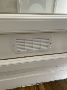 Photo de galerie - Pose de grille d’aération 