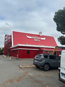 Photo de galerie - Peinture sur nacelle de la façade 