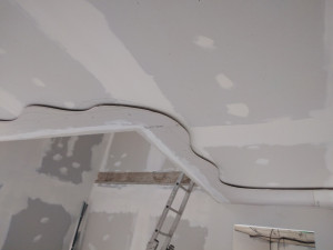 Photo de galerie - Pose de placo avec création d'une vague en placo et led intégrée 