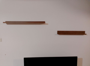 Photo de galerie - Pose des étagères murales 