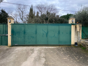 Photo de galerie - Dépannage moteur portail électrique coulissant