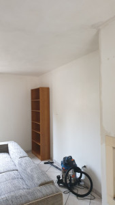 Photo de galerie - Séchage complet, murs et plafonds assainis et prêts à peindre.
