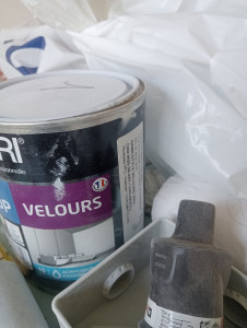 Photo de galerie - Réalisation des bondes a joints , enduits les murs et plafonds,la sous couche,et pienture 