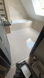 Photo de galerie - Après ( pose plaque Dumawall + peinture sur carrelage)