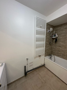 Photo de galerie - Déplacement d’un radiateur et création d’une alimentation et évacuation de machine à laver !