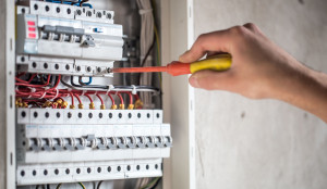 Photo de galerie - Contrôle des circuits, raccordements et vérification du bon fonctionnement de l’installation.