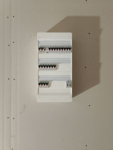 Photo de galerie - Déplacement d'un tableau électrique et installation électrique pour une extension de maison