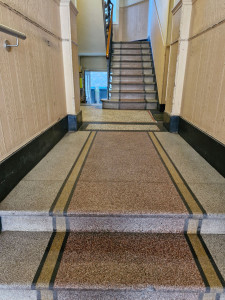 Photo de galerie - Nettoyage des carges d'escalier chez les particuliers, partie commune 