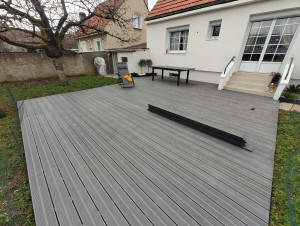Photo de galerie - Réalisation d’une terrasse en composite