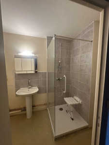 Photo de galerie - Rénovation complète de salle de bain – Travail soigné
