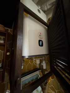 Photo de galerie - Suppression d’une chaudière gaz et installation d’un chauffe eau thermor extra plat 