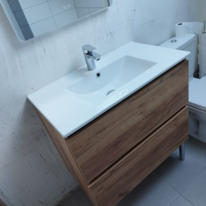 Photo de galerie - Remplacement et installation d'un meuble vasque et pose d'un miroir.