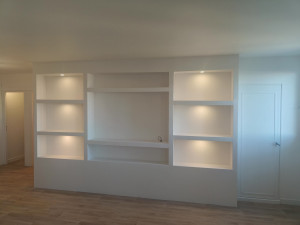 Photo de galerie - Mur de télévision fabriqué avec placo