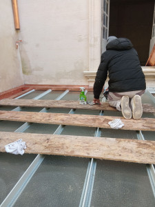 Photo de galerie - Mastique toit en vitre Avignon 