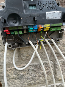 Photo de galerie -  changement boîtier moteur portail somfy 