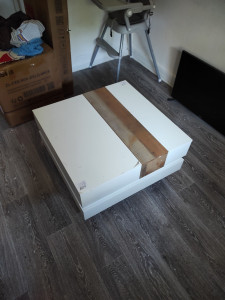 Photo de galerie - Montage d'une table basse 