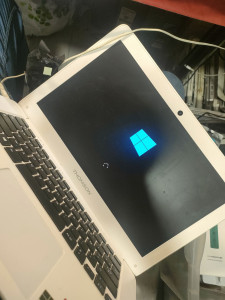 Photo de galerie - Réparation système d'un ordinateur portable 